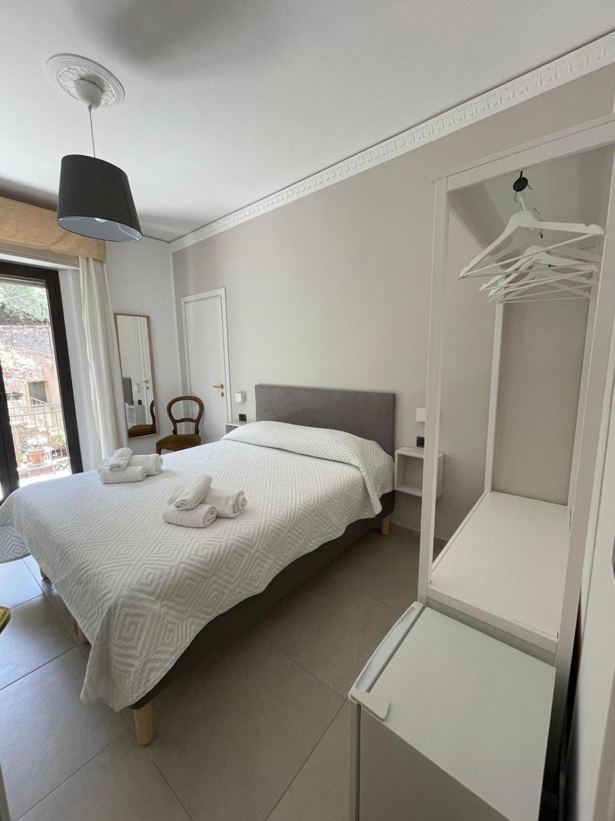 Mira Taormina Rooms 外观 照片